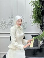 Classic dress – Image 4