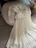 Ensemble Vest dentelle avec jupe plisse – Image 3